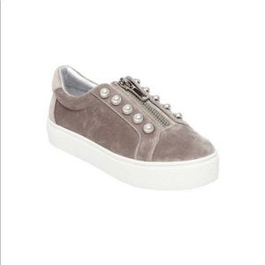 Steve Madden Flatforn Sneaker